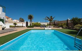 Homeforguest Apartment With Pool And Terrace 1 Min From The Beach